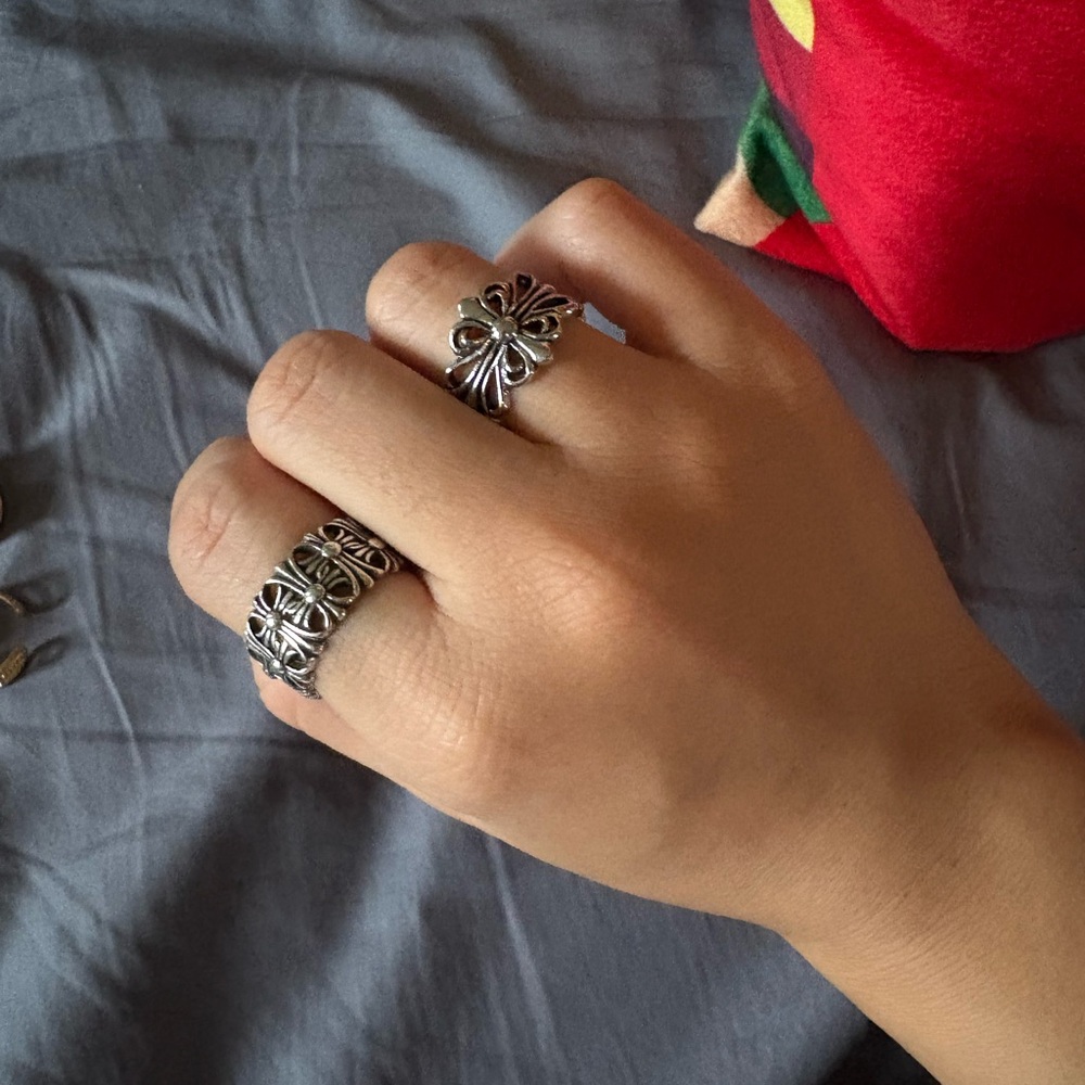 brand new  adjustable Elegant Silver Floral Ring